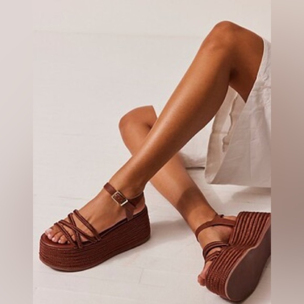 Kelsi Dagger NIB Mend Platform Sandal in Peanut - Picture 2 of 11